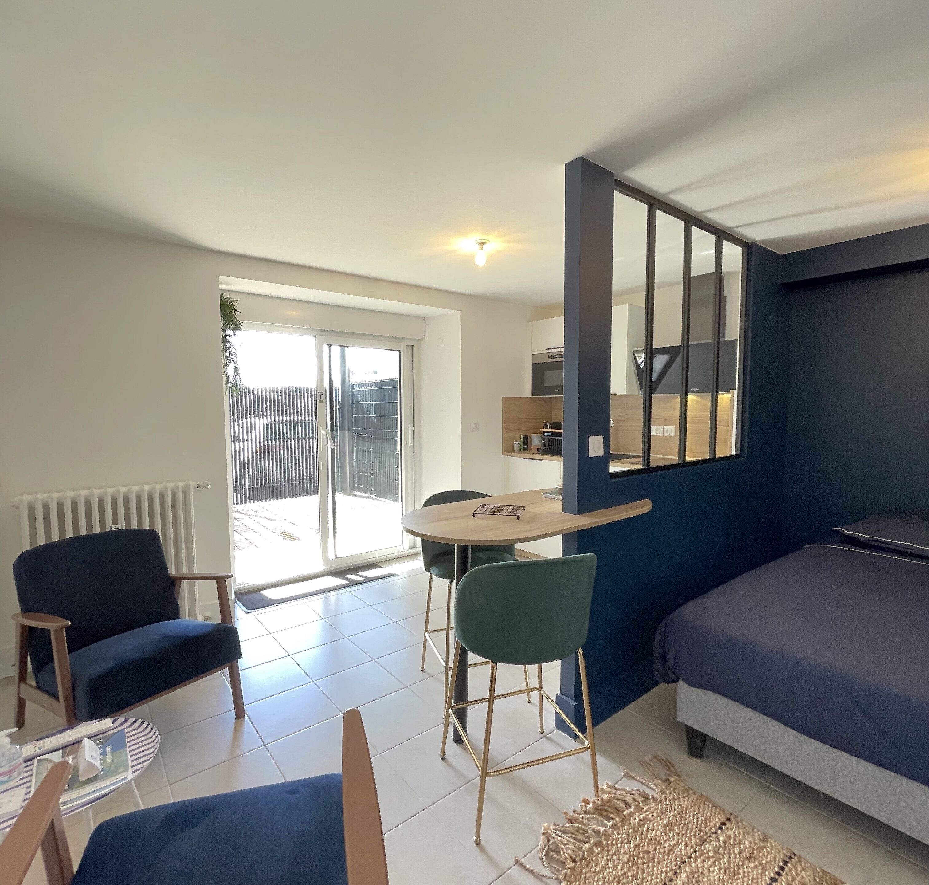 可攜式嬰兒床、Wi-Fi、床單