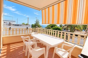 Outdoor dining - Casa Mina 154 (Torre Pali)
