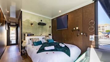 Deluxe Room, Harbour View | 1 bedroom