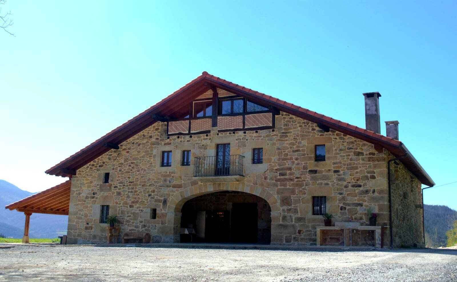 Rural House, in the center of the Basque Country, all mountains and horses
