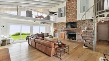 Televisión, reproductor de DVD y oficina