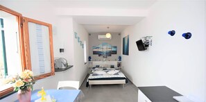 1 habitación, escritorio, wifi gratis y ropa de cama 