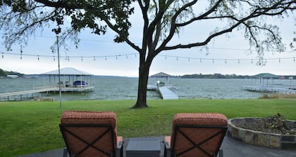 Make memories in this cozy water front house on Eagle Mountain Lake.