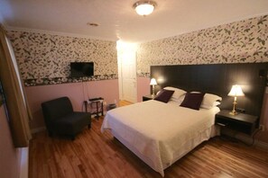 Kamar Standar, 1 Tempat Tidur Queen, Bebas Asap Rokok, pemandangan bukit | Wi-Fi gratis dan seprai linen