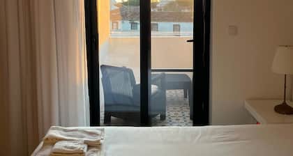 Sunny, cozy and modern condo Downtown