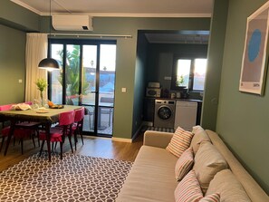 TV - Sunny, cozy and modern condo Downtown (Ponta Delgada)