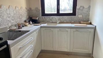 Réfrigérateur, four, plaque de cuisson, lave-vaisselle