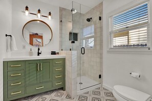 Shower, hair dryer, towels, soap - Walk to Main St • Hot Tub • Backyard Oasis (Fredericksburg)