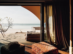 Suite, Oceanfront | Minibar, in-room safe, individually decorated, blackout drapes - Nômade Temple Holbox (Isla Holbox)