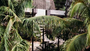 Casa na árvore (Jungle) | Detalhe da fachada