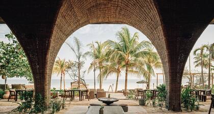 NĂŽmade Temple Holbox