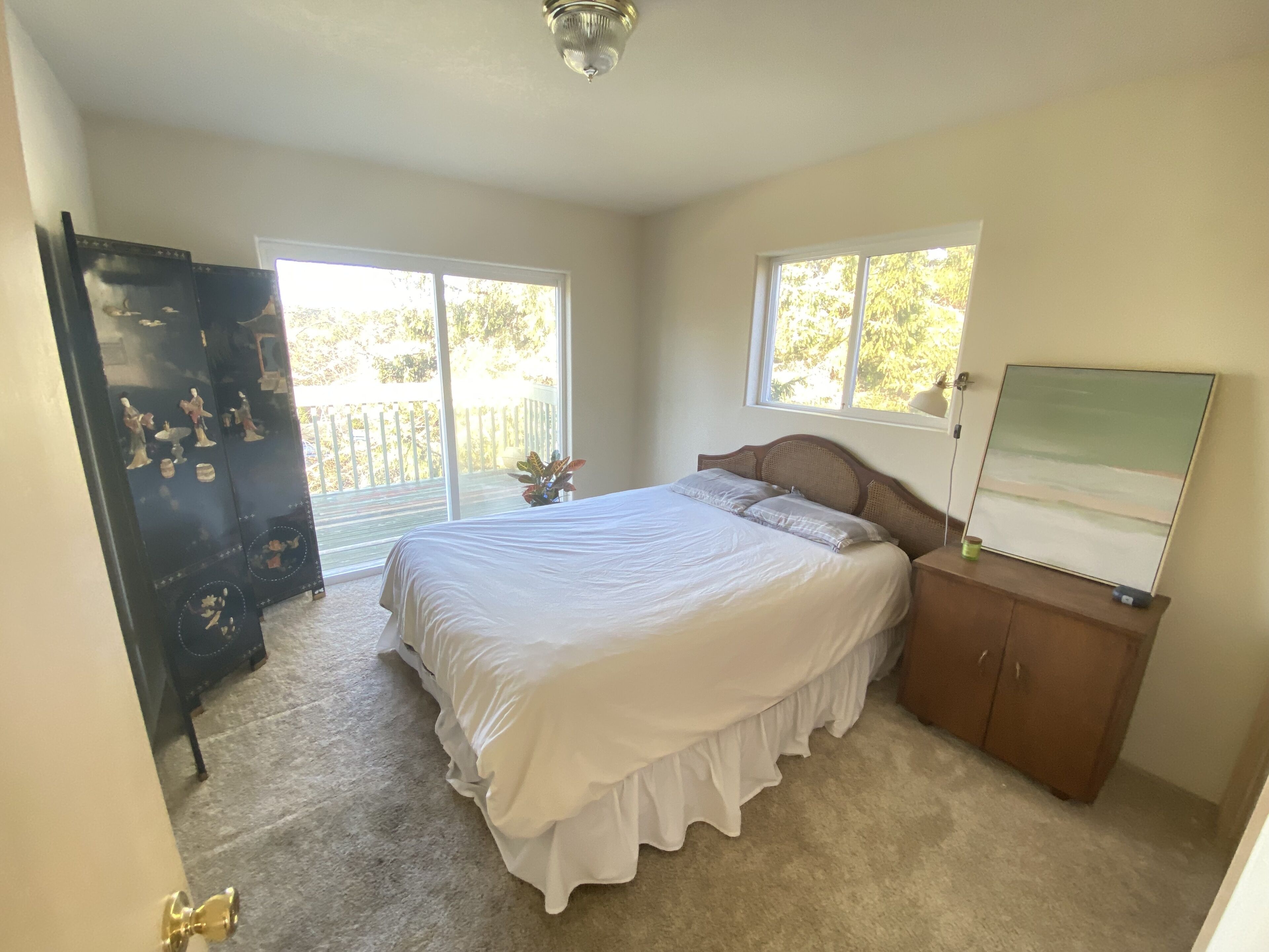 Cheerful Beach House Atop a Hill