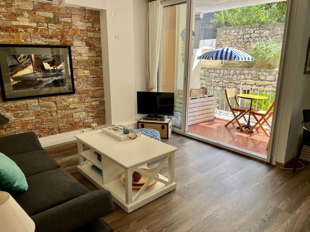 charming t 2 in the heart of the village