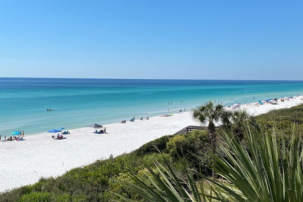 Plage, chaises longues