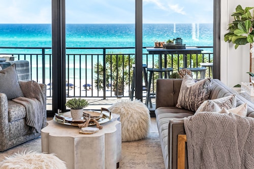 Palms C15, Gulf-Front,CORNER-UNIT, FULLY-RENOVATED, LUX MODERN & FACING SUNSET!