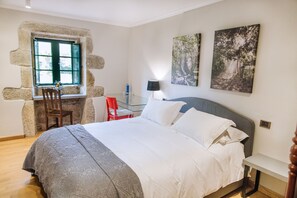 5 bedrooms, free WiFi, bed sheets - RURAL HOUSE in the Ribeira Sacra  (Quinteliña)