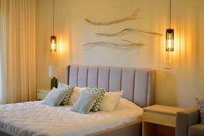 5 Schlafzimmer, Schreibtisch, Bügeleisen/Bügelbrett, Reisekinderbett
