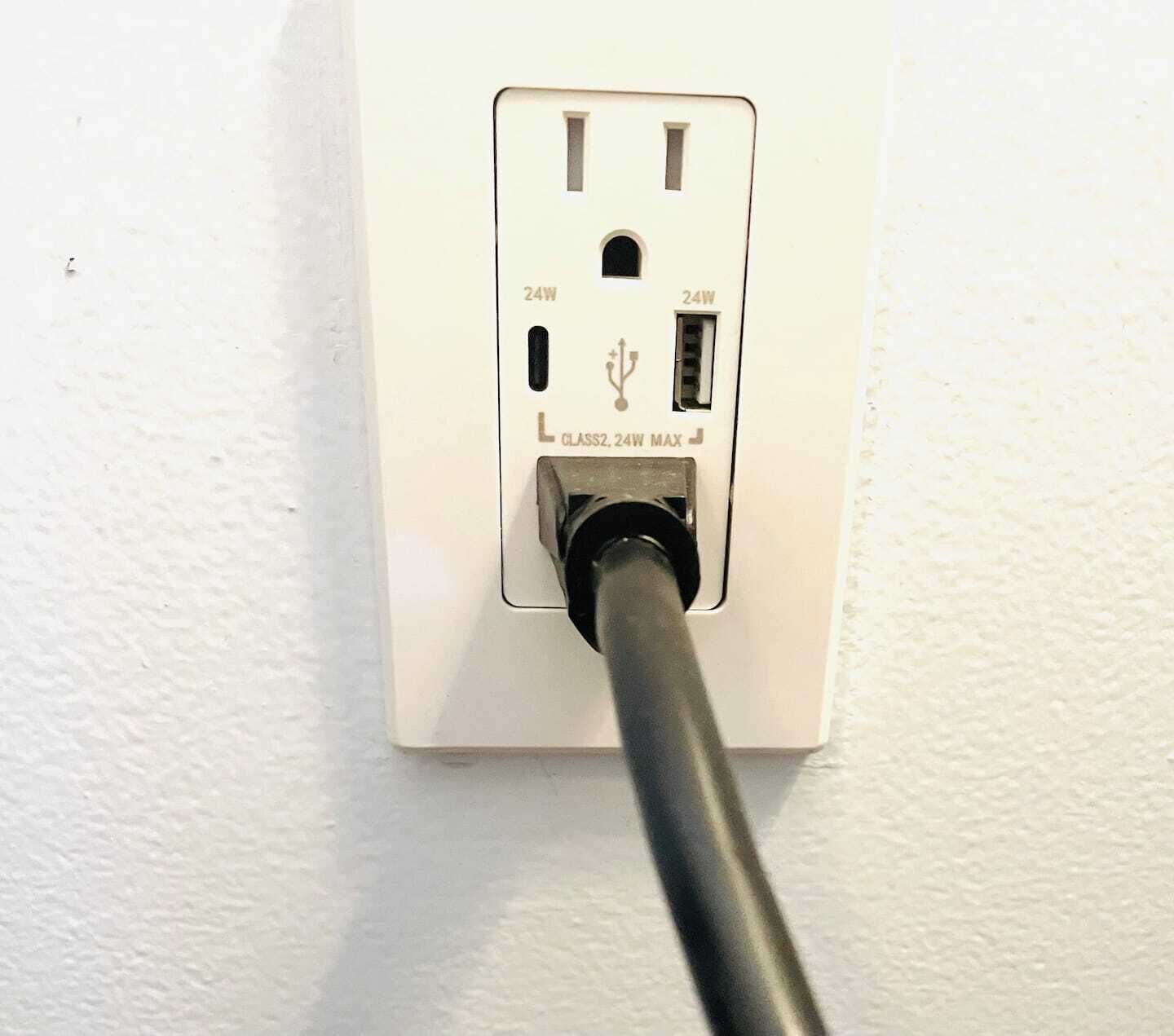 Cozy Barndominium- relax by the creek- convenient