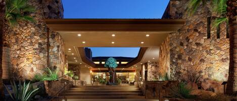 المنشأة من الخارج