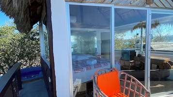 Superior Room, Private Pool, Ocean View | Living area