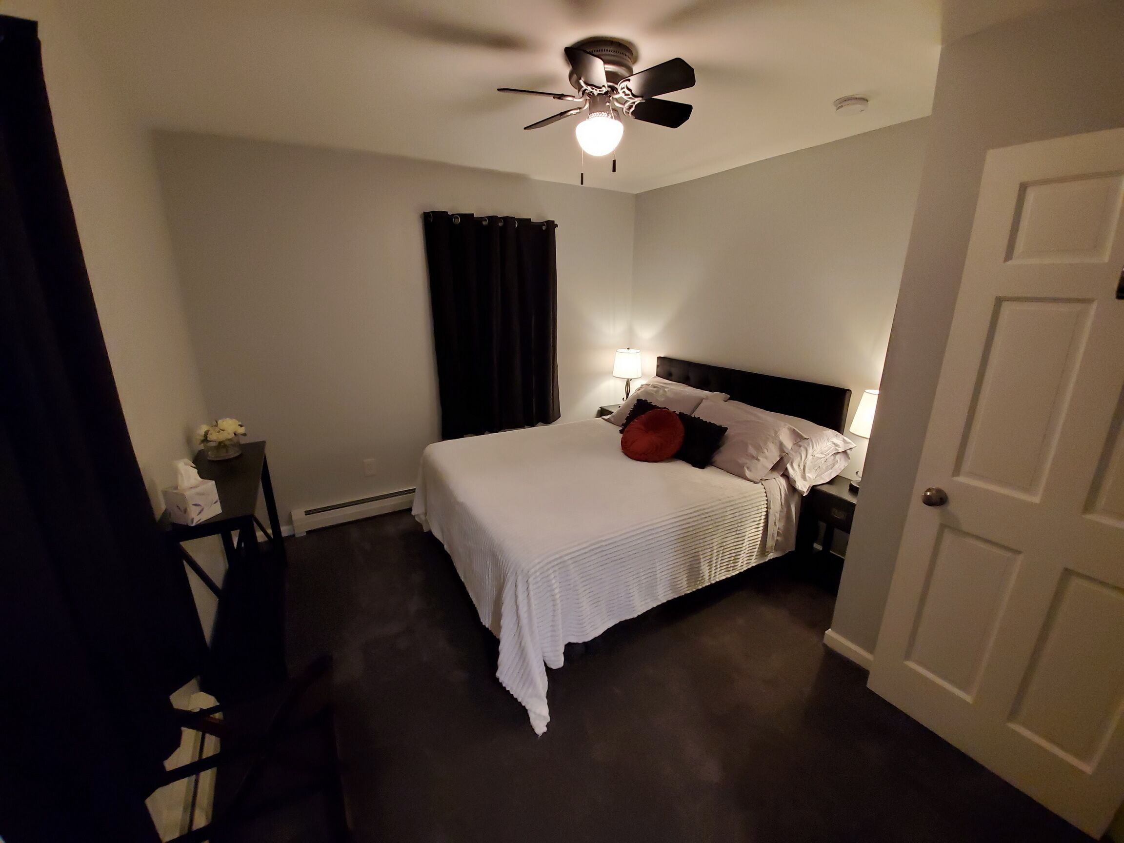 1 habitación, tabla de planchar con plancha, wifi gratis y ropa de cama 