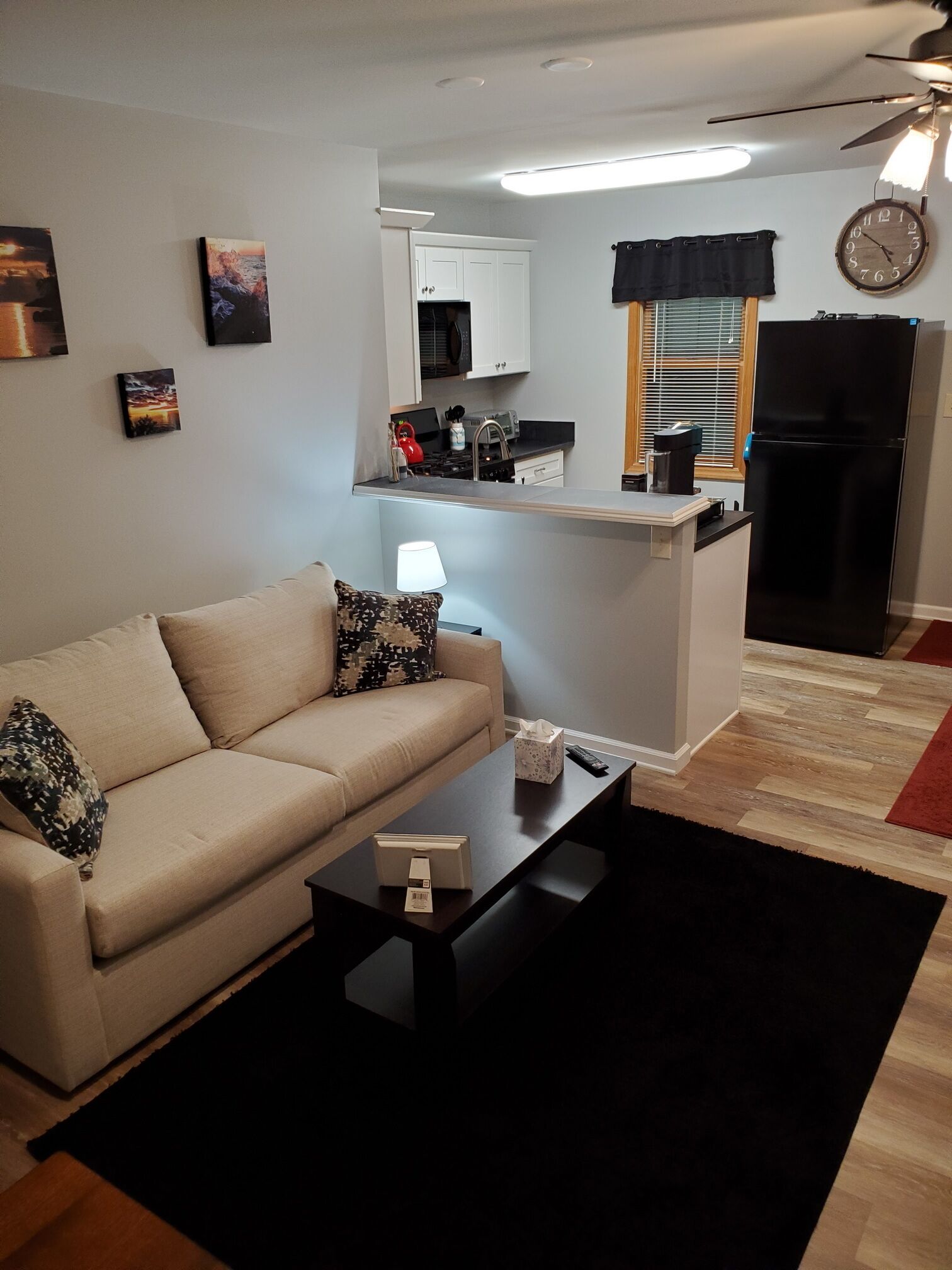 Beautiful new Lake Erie- view rental