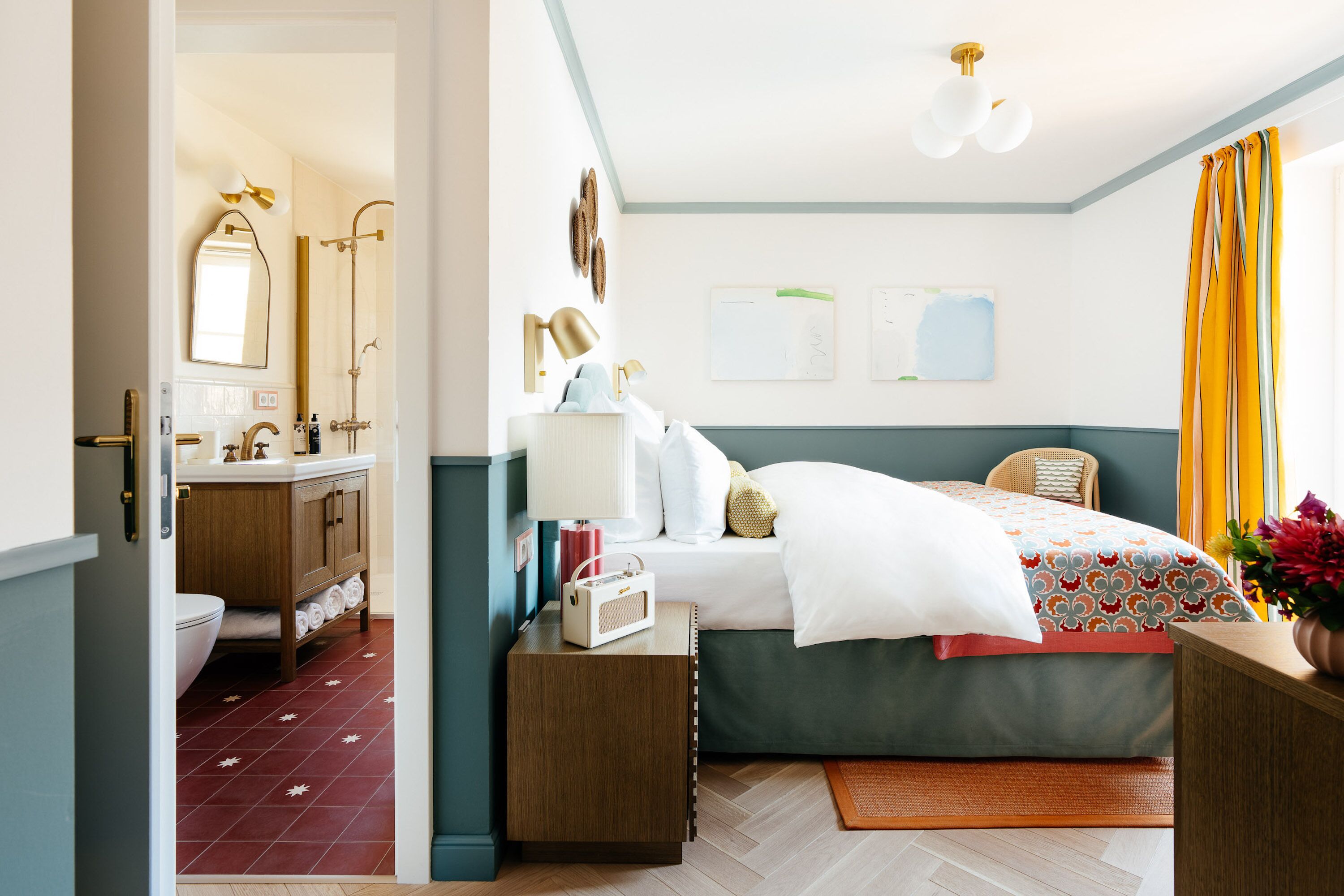 Classic Double Room, Lake View | Minibar, desk, laptop workspace, soundproofing