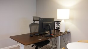 Interior - Modern 1BR Near Providence & Boeing - Fast WiFi & Work Desk (Everett)