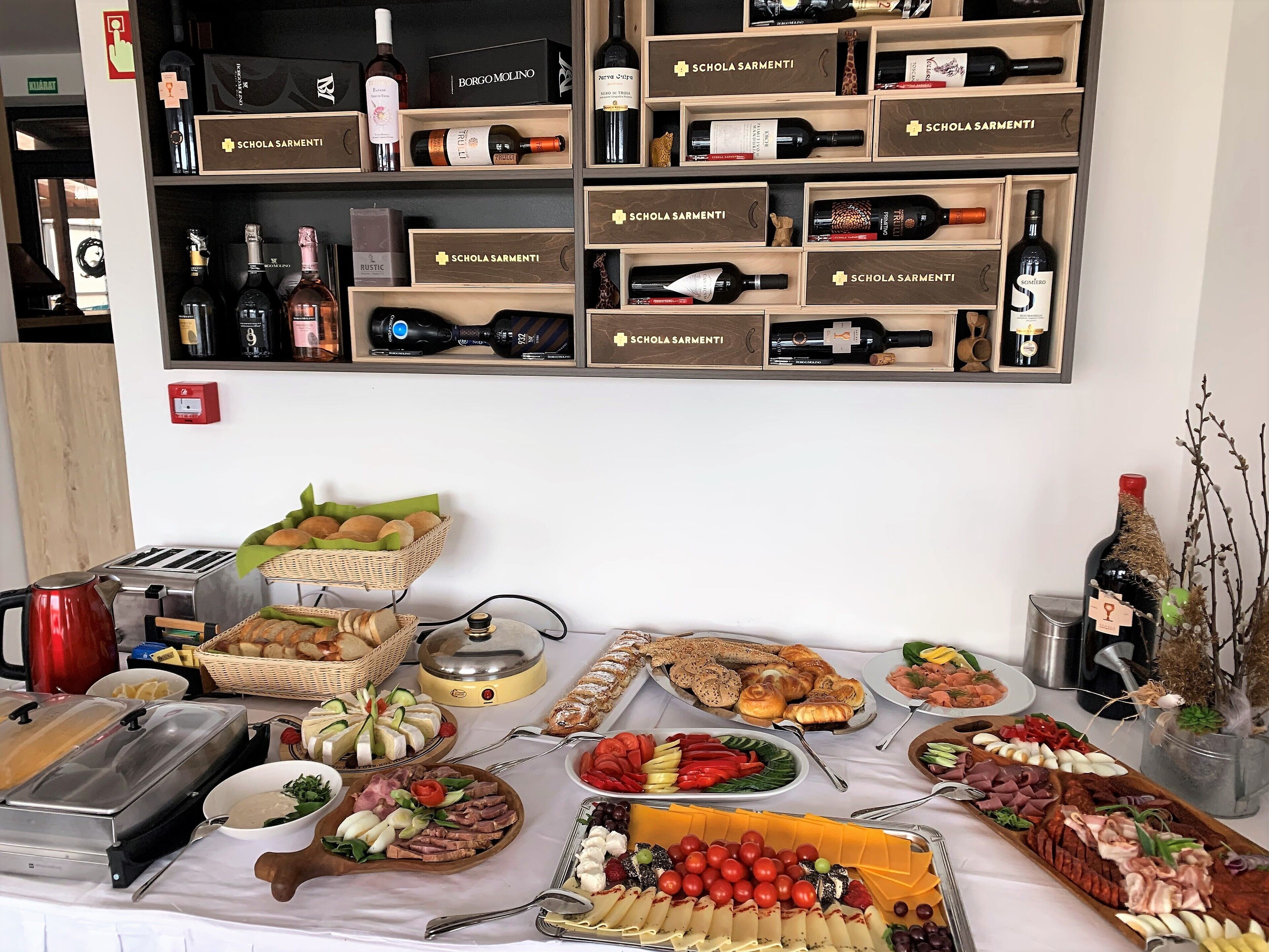 Café da manhã com buffet grátis todos os dias