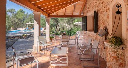 Villa in Lloret with 3 bedrooms, Wifi, private pool and BBQ 30 minutes from the seaSa Rota de Can Blanc