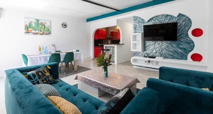 Villa Comfort-Soleil welcomes you to the heart of the Space City.