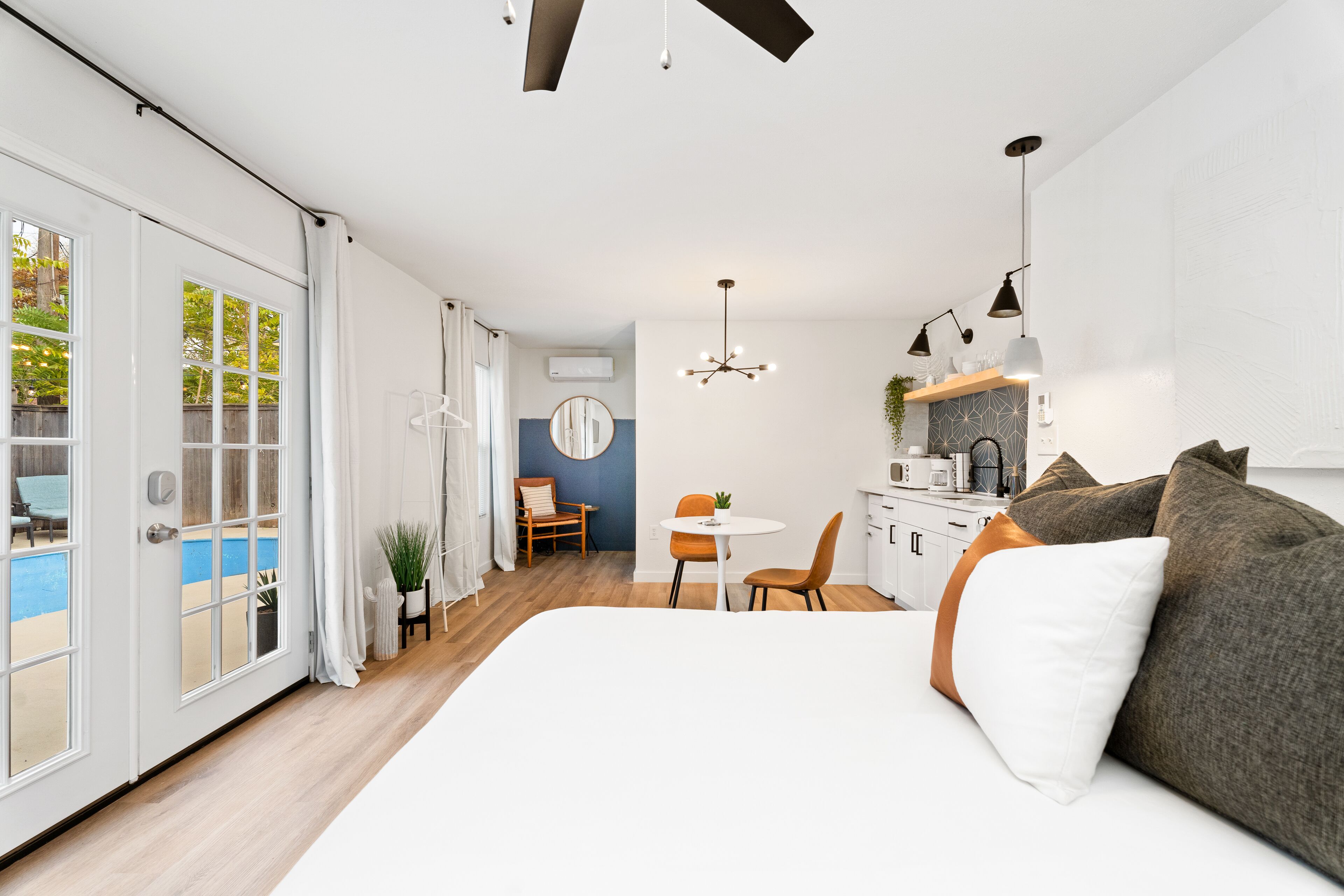 1 habitación, tabla de planchar con plancha, wifi gratis y ropa de cama 