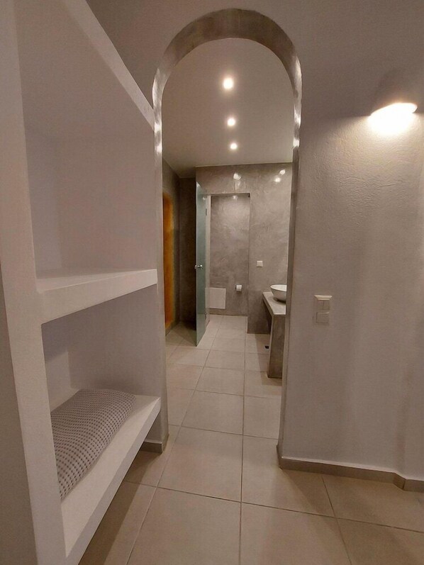 Interior - Ambience Suites (Santorini)