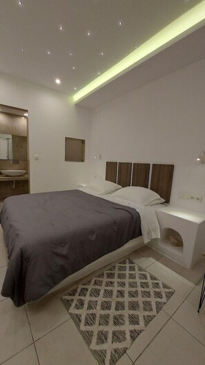 Iron/ironing board - Ambience Suites (Santorini)