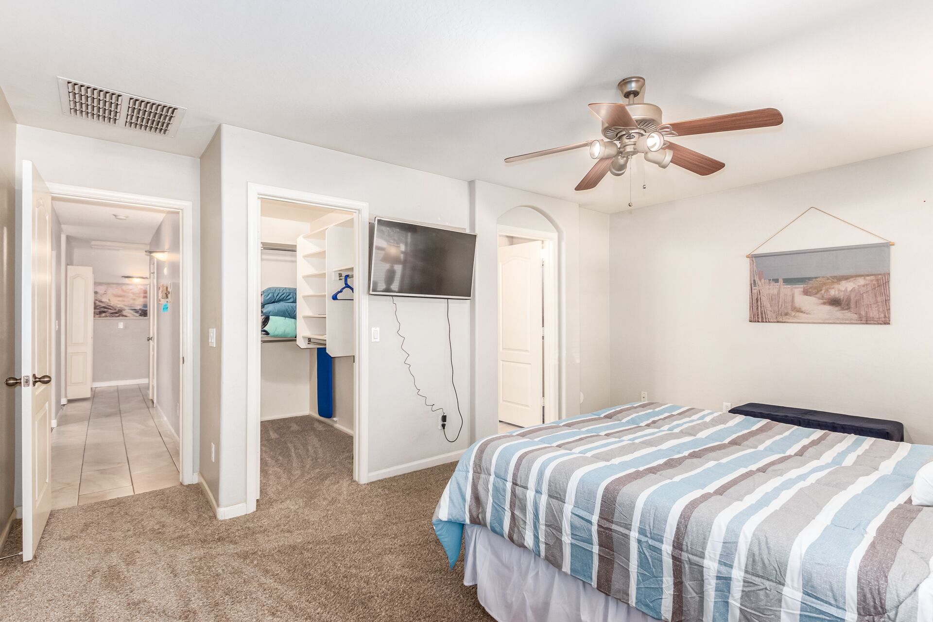 4 chambres, fer et planche à repasser, Wi-Fi gratuit, draps fournis