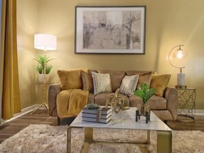 TV connectée, cheminée, imprimantes