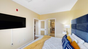 1 bedroom, desk, iron/ironing board, travel cot - ♥Smart TV♥Pool♥Full Kitchen♥20min→Airport♥King (Malden)