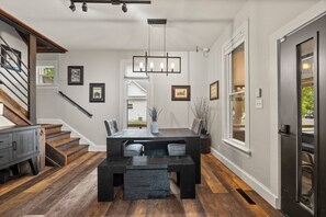 Dining - Uniquely Modern Old Town Gem with Hot Tub (Fort Collins)
