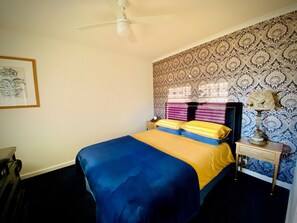 2 chambres, fer et planche à repasser, draps fournis