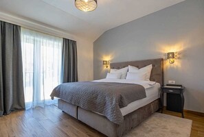 5 quartos, ferros/tábuas de passar roupa, Wi-Fi de cortesia