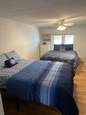 3 bedrooms, desk, free WiFi, bed sheets