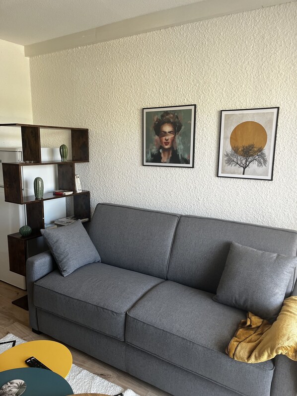 TV