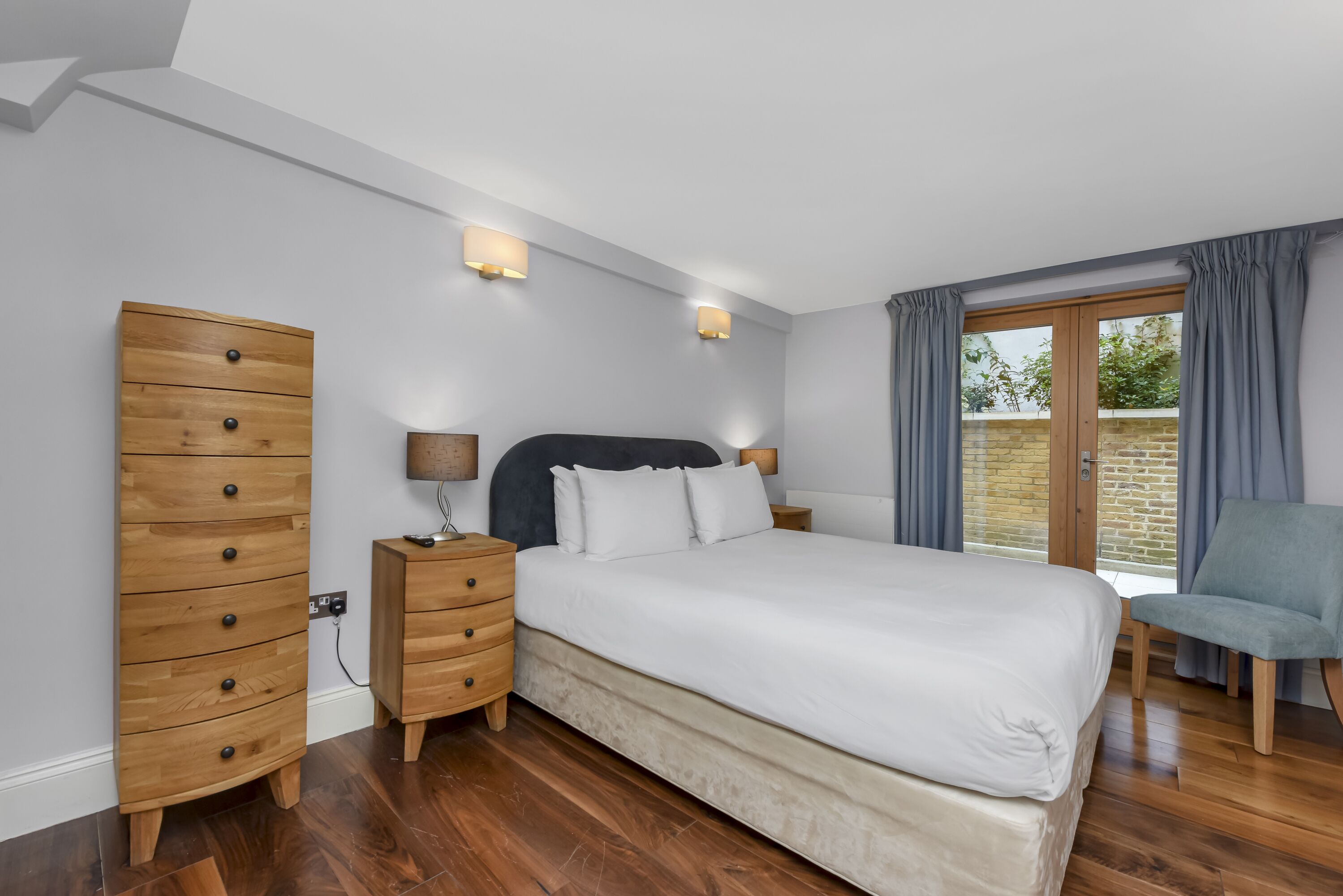 2 slaapkamers, een kluis op de kamer, een strijkplank/strijkijzer