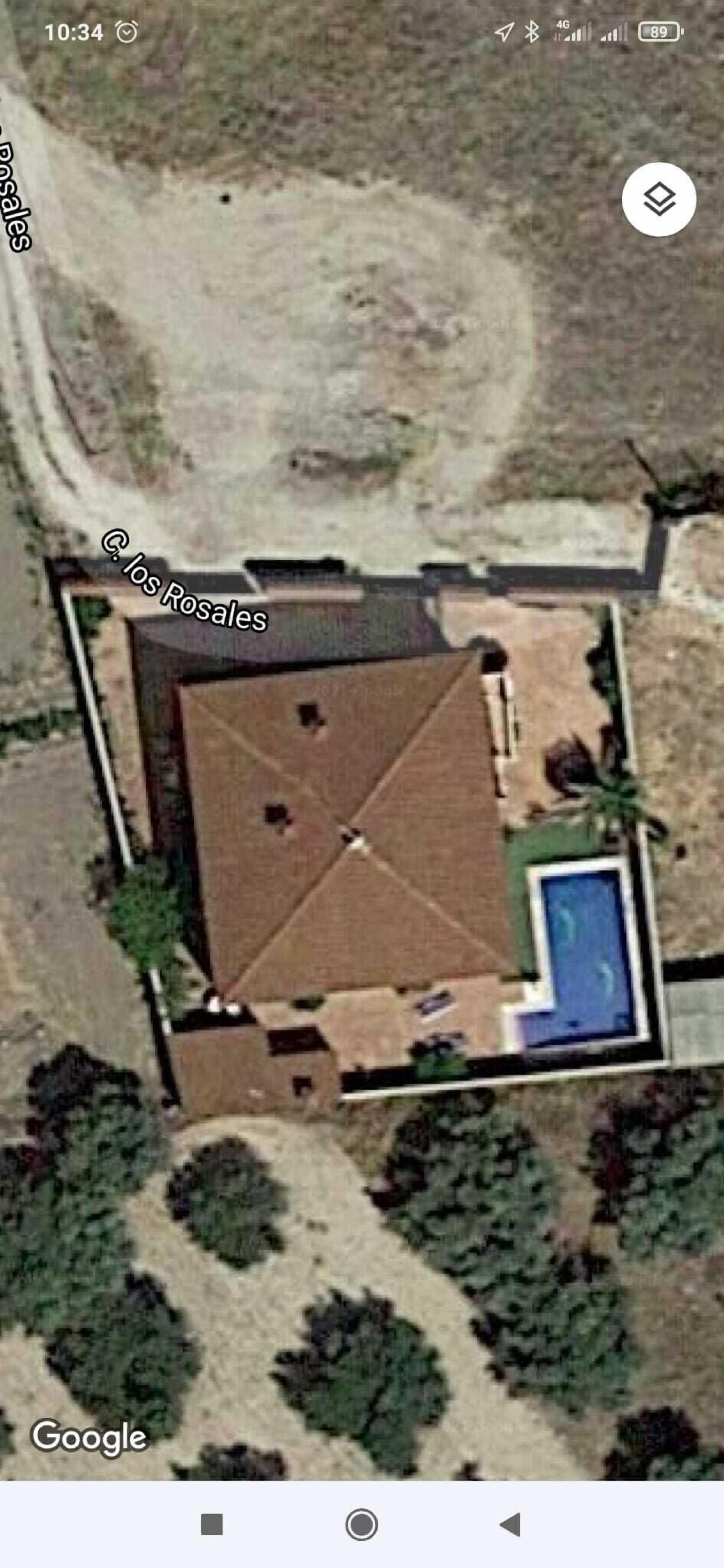 Very quiet house with games room and private pool