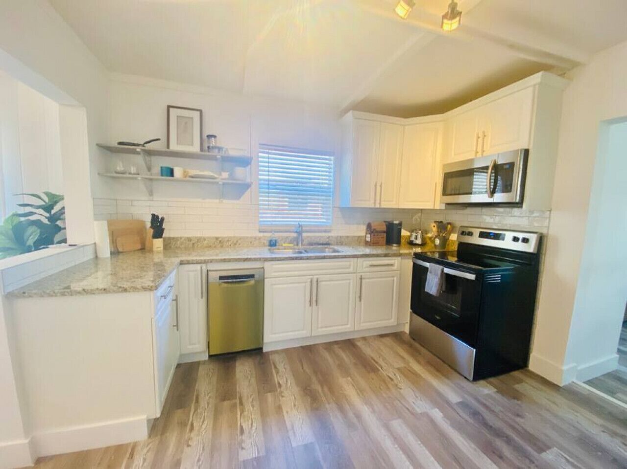 621 · New 3bed/1b House* GREAT Location & Private Yard