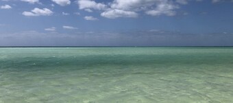 Gorgeous New Waterfront Cottage w Private Dock Views Boat Kayaks Bonefish Flats