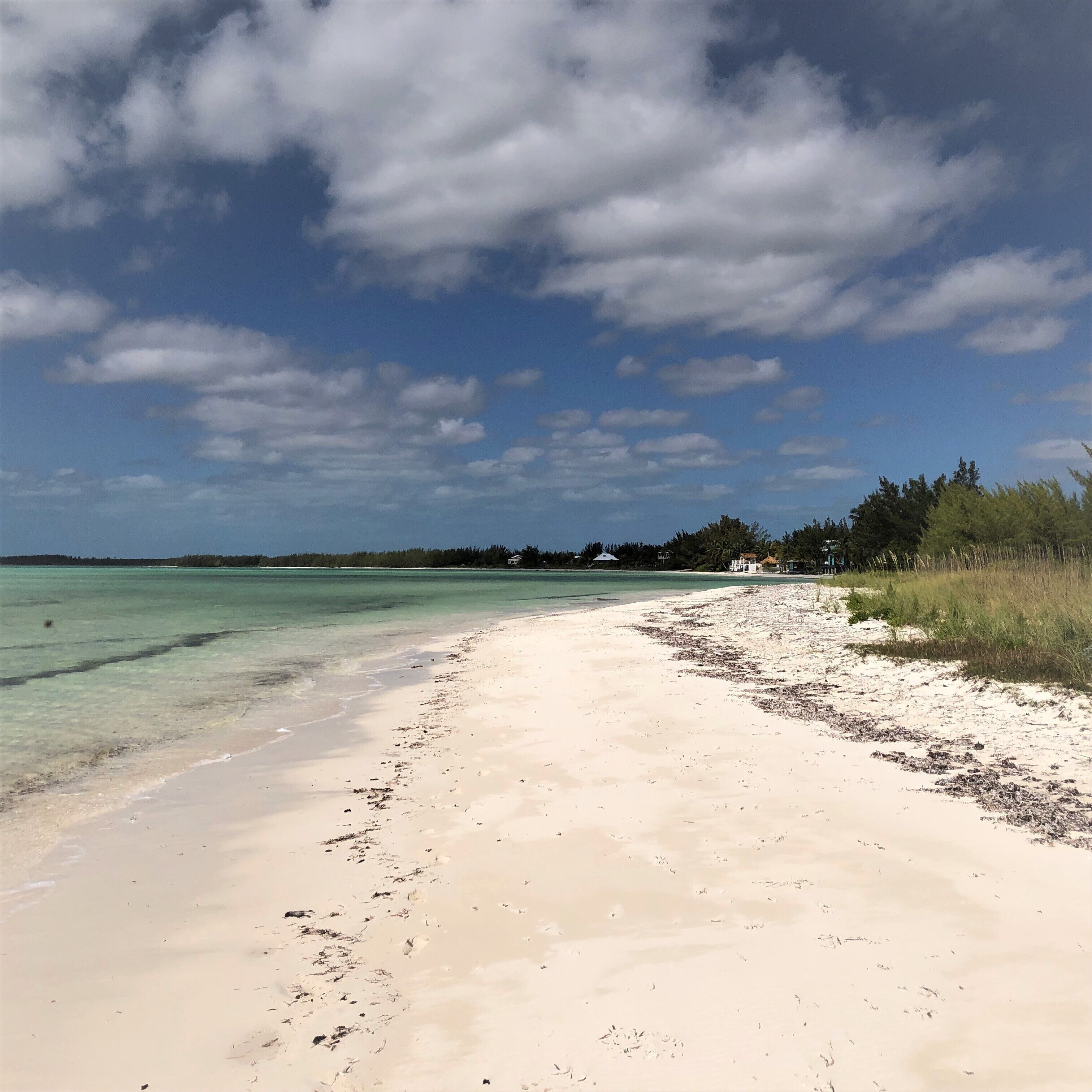 Ubicación cercana a la playa y toallas de playa