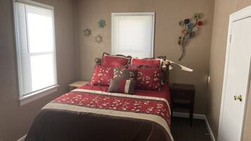 3 bedrooms, iron/ironing board, free WiFi, bed sheets