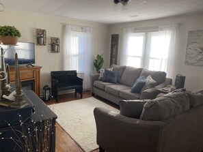 Smart TV - Cozy Bungalow  (Lebanon)