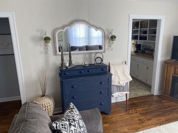 Smart TV - Cozy Bungalow (Lebanon)